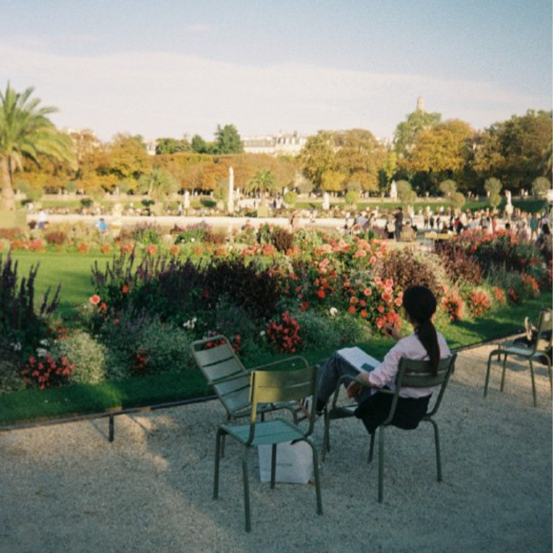 Le guide beauté français pour un regard lumineux en automne : commencez par les yeux